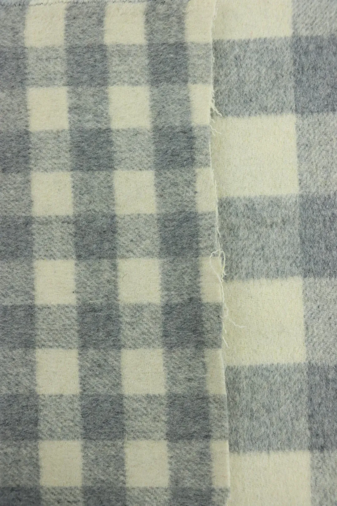 15IN REMNANT; Cream & Gray Check Melton Double Weave Wool