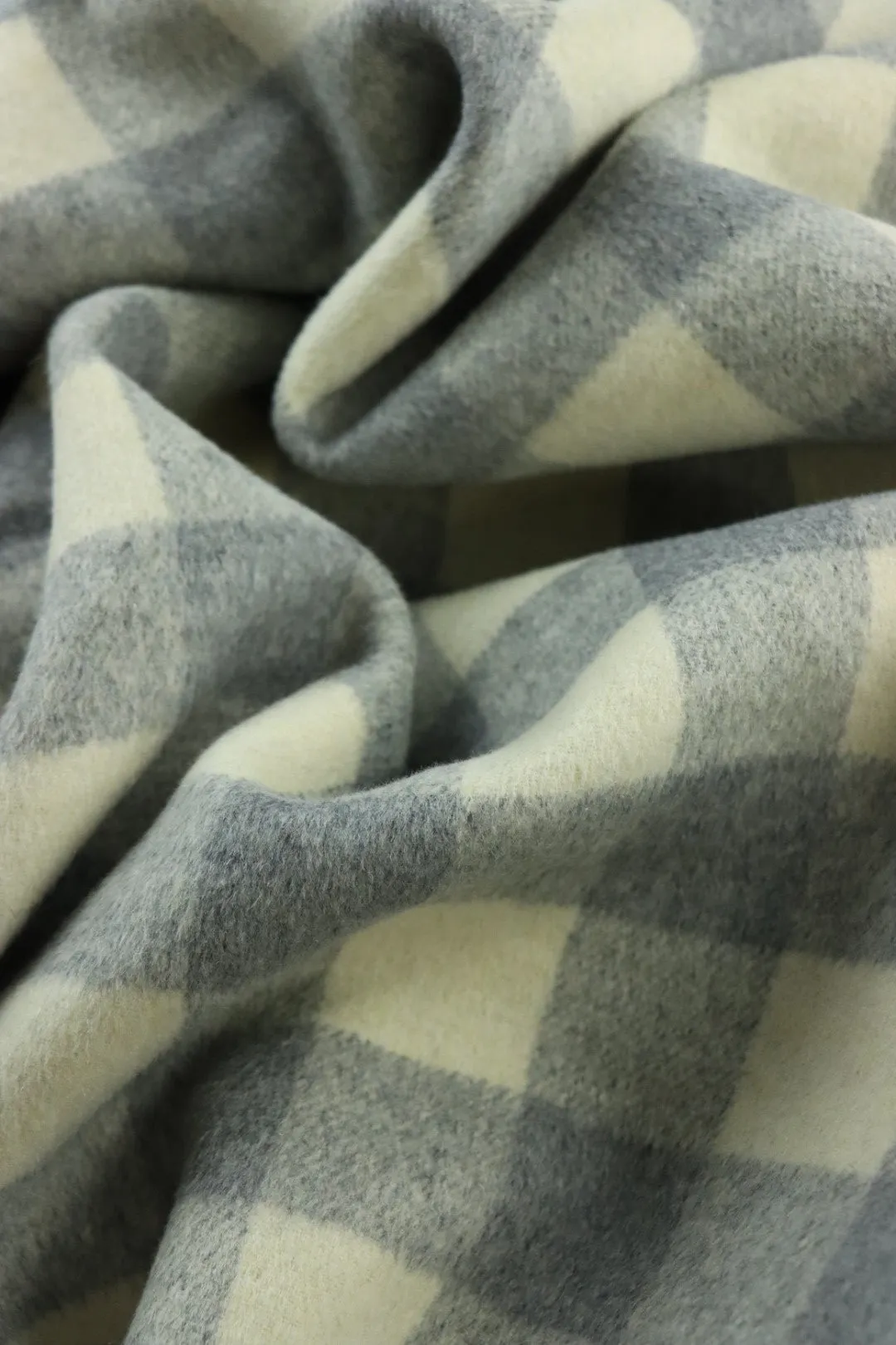 15IN REMNANT; Cream & Gray Check Melton Double Weave Wool